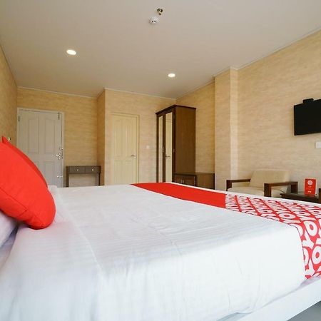 Hotel Heaven Gardens Kochi Esterno foto