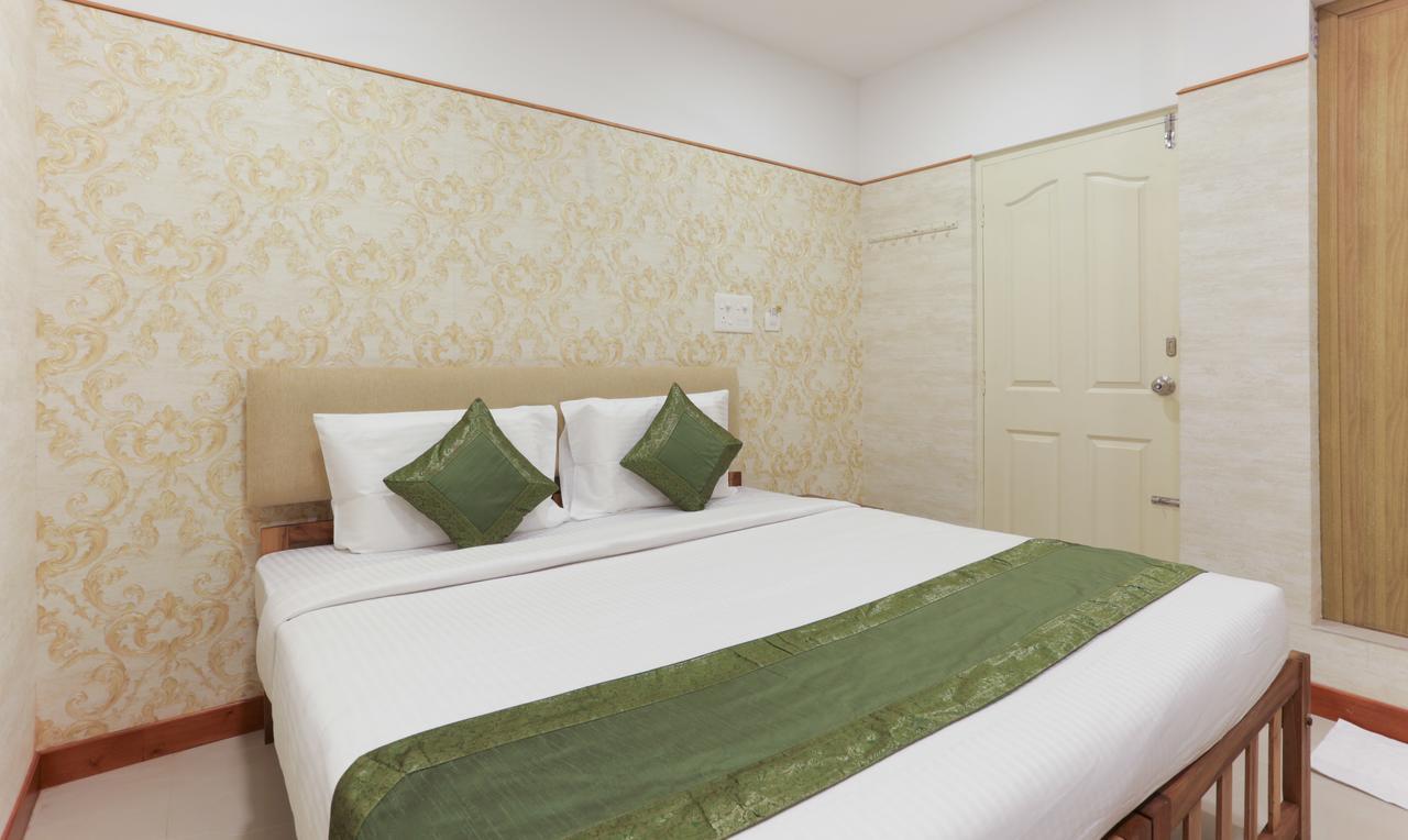 Hotel Heaven Gardens Kochi Esterno foto