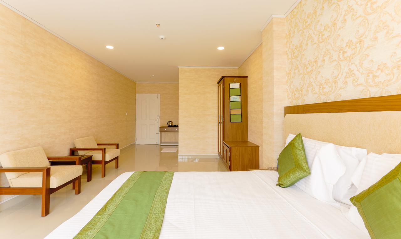Hotel Heaven Gardens Kochi Esterno foto