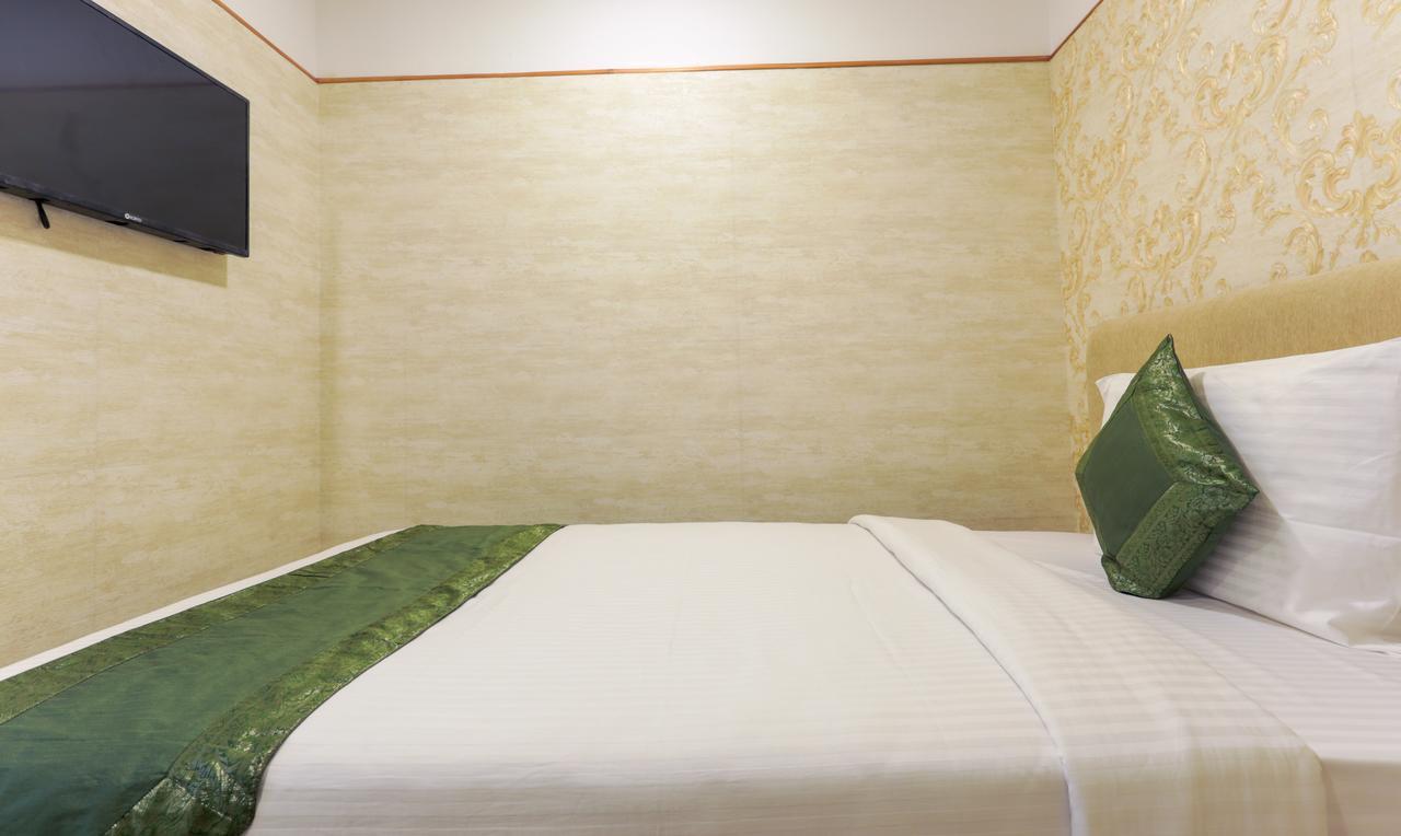 Hotel Heaven Gardens Kochi Esterno foto