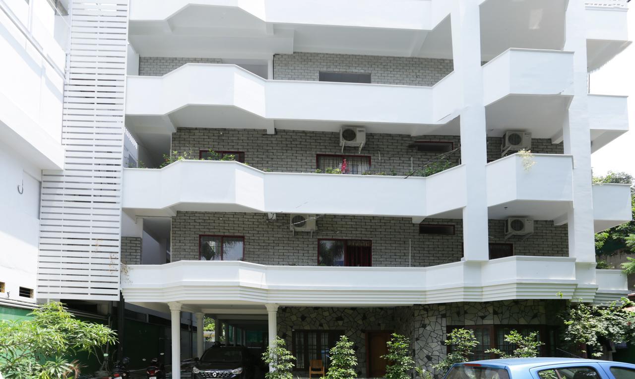 Hotel Heaven Gardens Kochi Esterno foto