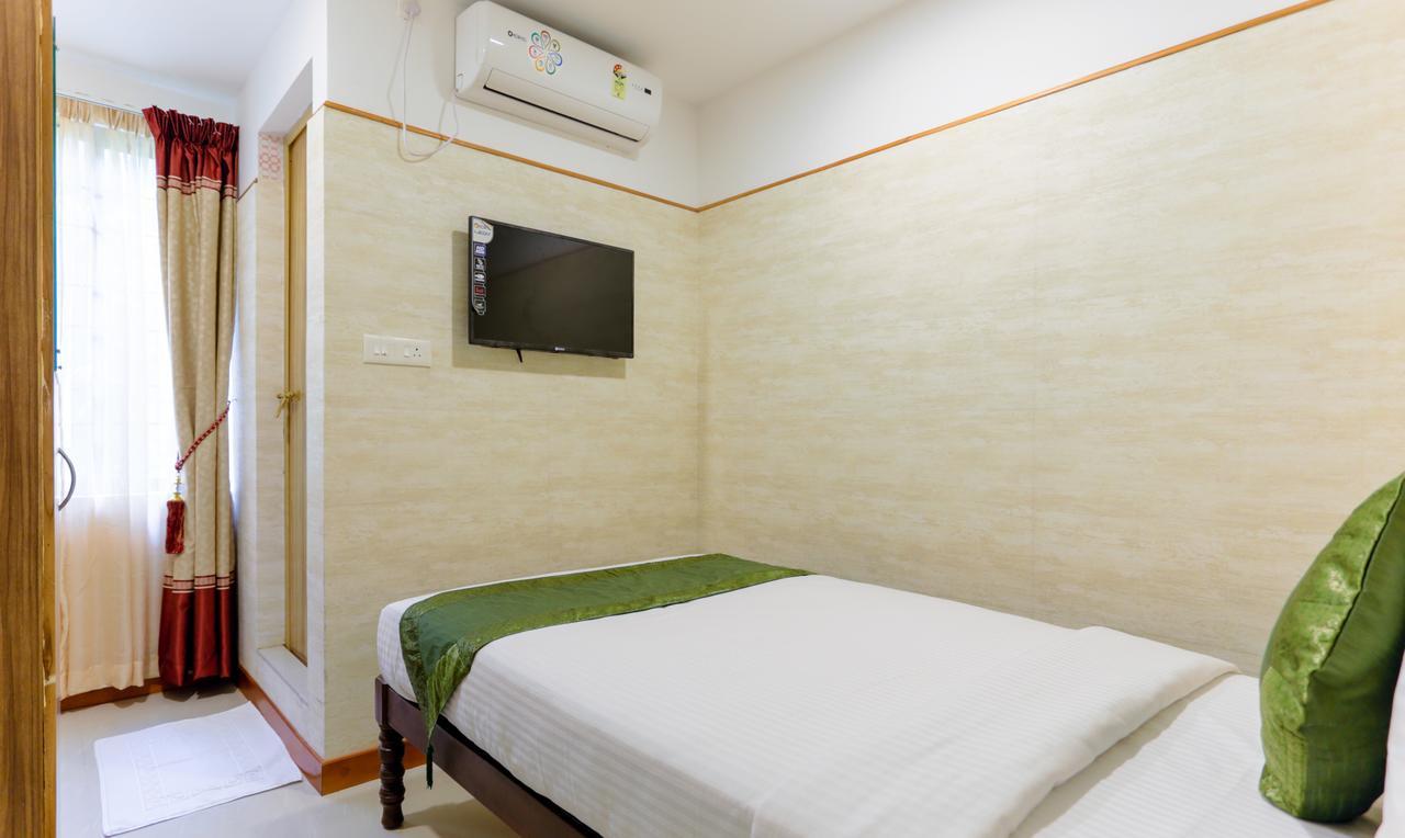 Hotel Heaven Gardens Kochi Esterno foto