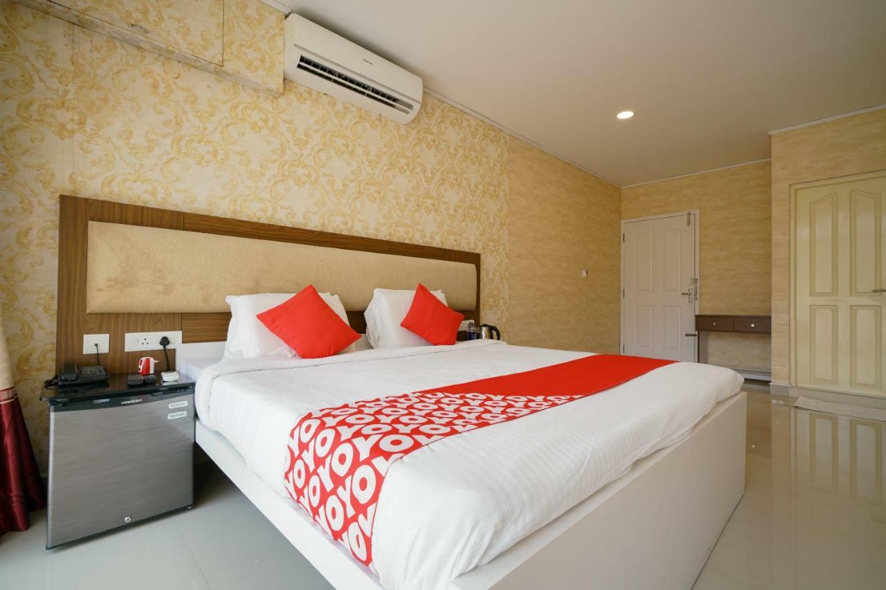 Hotel Heaven Gardens Kochi Esterno foto