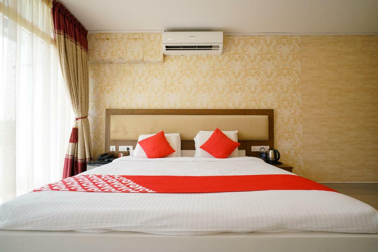 Hotel Heaven Gardens Kochi Esterno foto