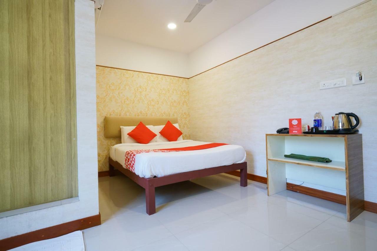 Hotel Heaven Gardens Kochi Esterno foto