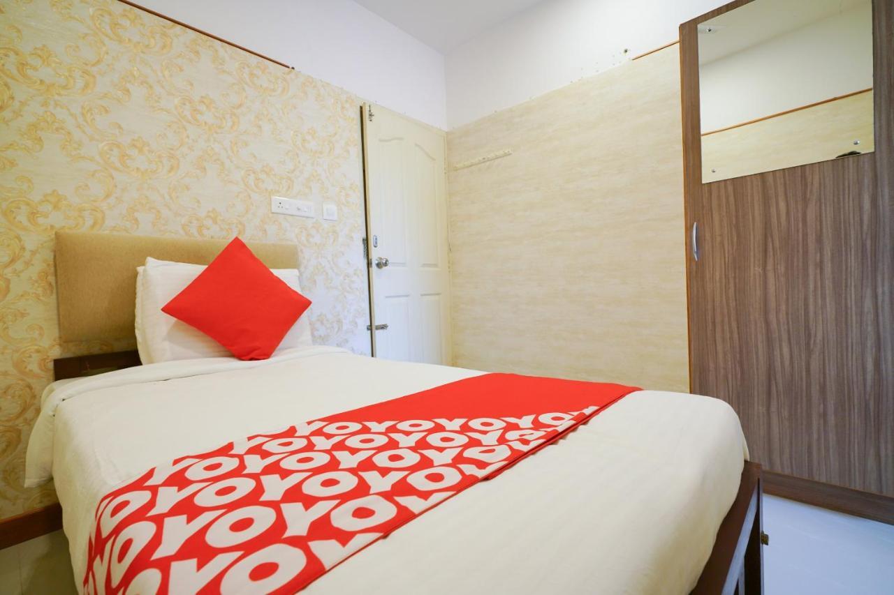 Hotel Heaven Gardens Kochi Esterno foto
